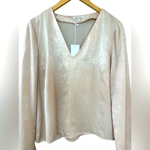 Reformation Ian Top in Champagne - Picture 7 of 12